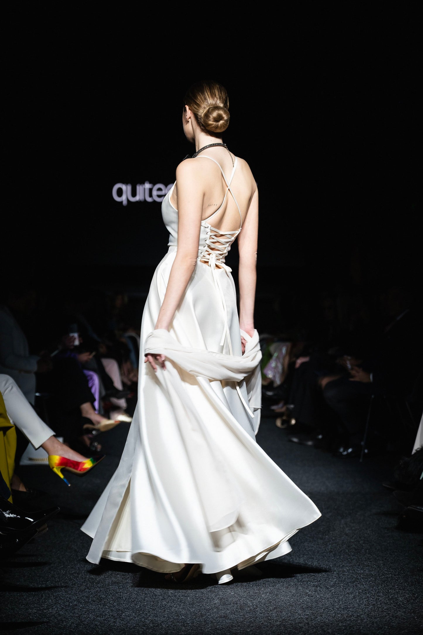 Low-cut Dress - Mikado